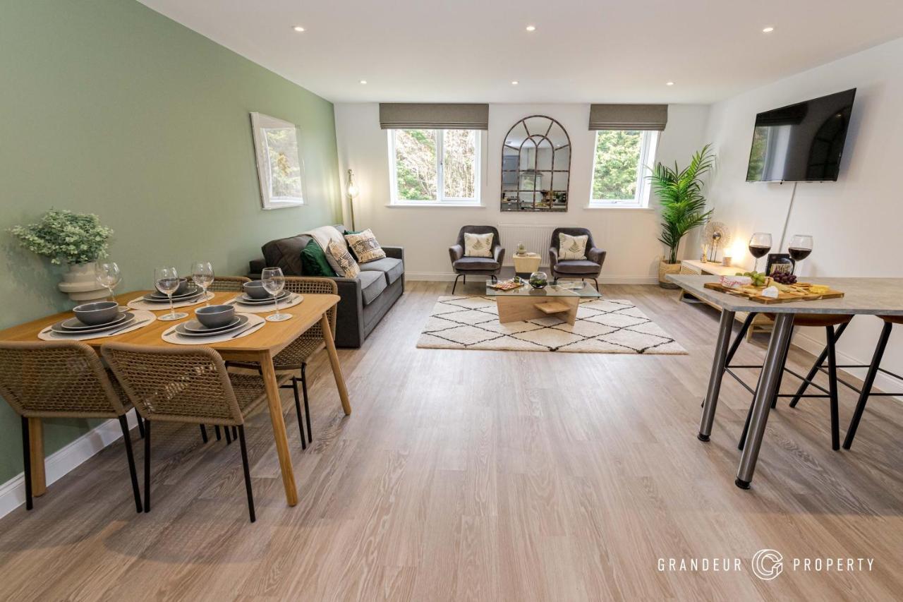 Bournecoast - Stylish Flat With Balcony - Sea Glimpses - 10 Min Walk To Beach - Parking - Wifi - Fm8406 Bournemouth Exterior foto